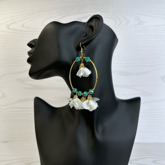 NEW hand made Elegant Gold White and blue Floral Hoop Earrings 14k gold platted - Picture 5 of 8